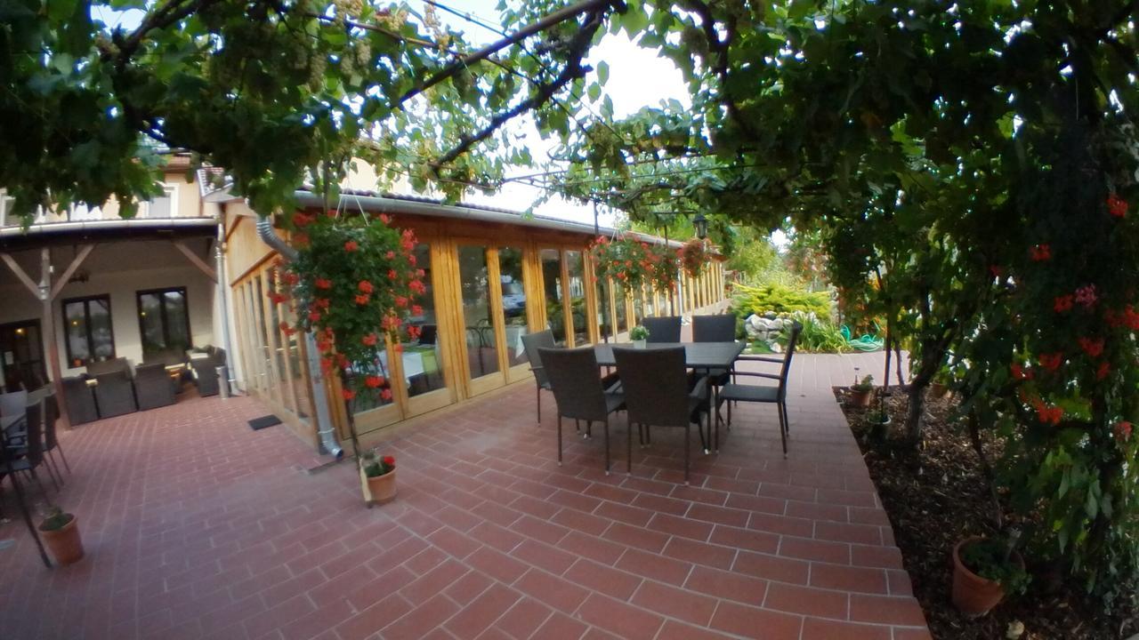 Forro Fogado & Bauer Bistro Roszke